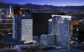 Vdara Studio Suite 011 Pool View Free Valet Parking